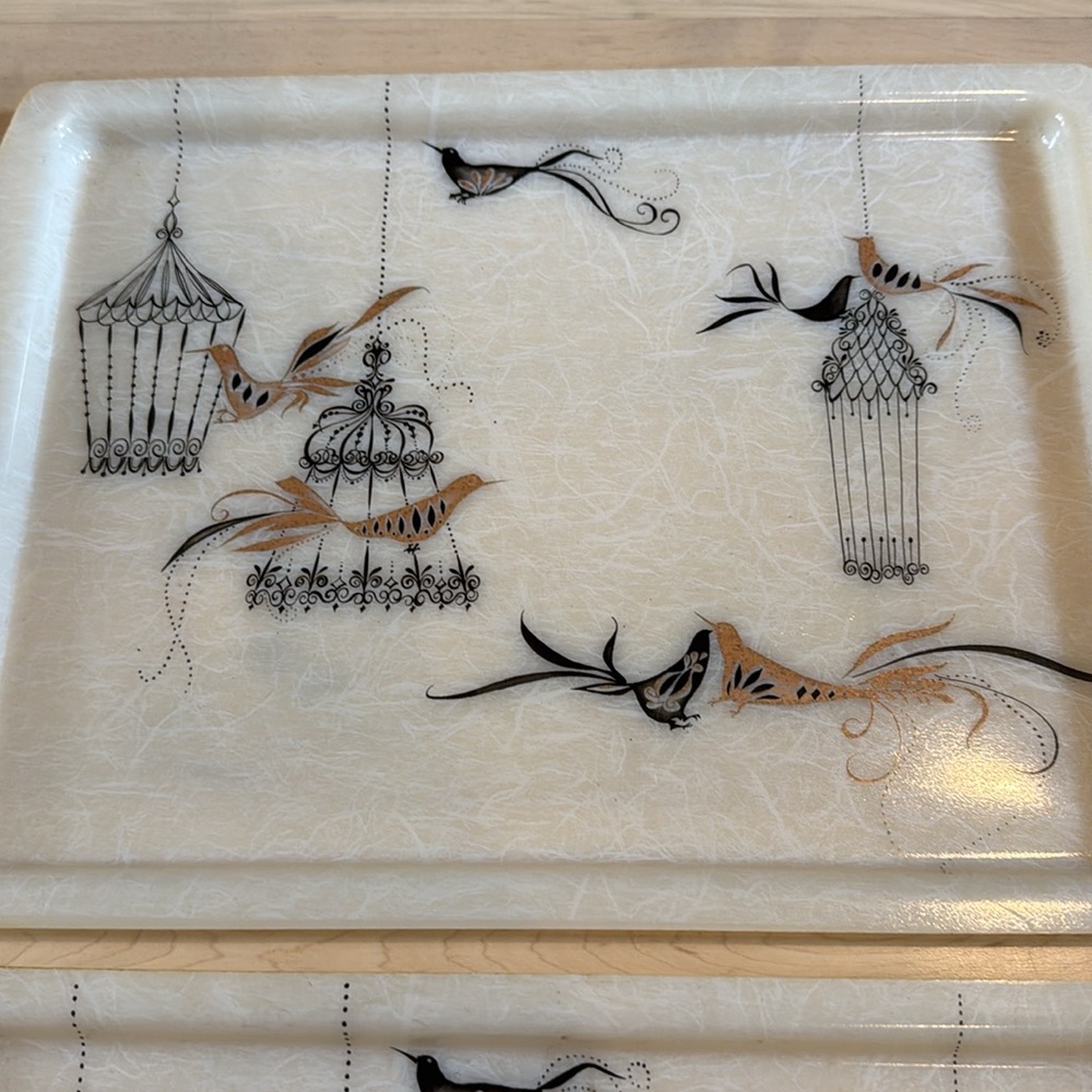 Mid Century Modern MCM. White Gold and Black Resin Tv Tray-Birds-Set of 4 - Picture 2 of 9